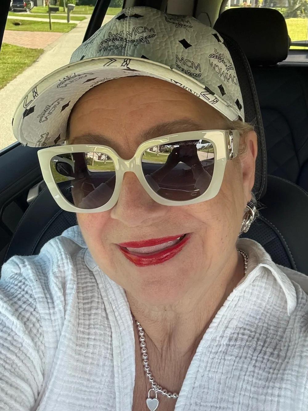 Marc Jacobs Bone White & Gold Oversized Sunglasses – New Without Tags